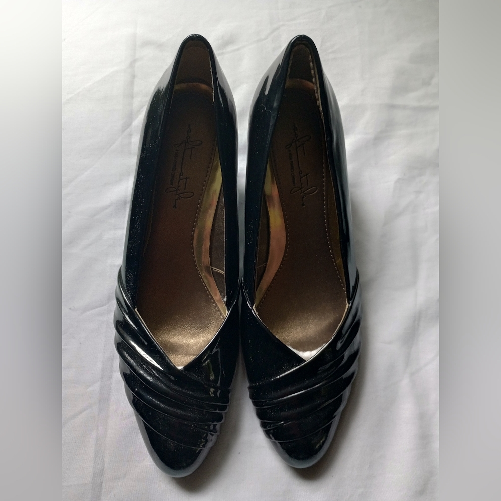 Soft style a hush puppies company
